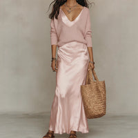 Ensemble Pull Col V et Robe en Satin
